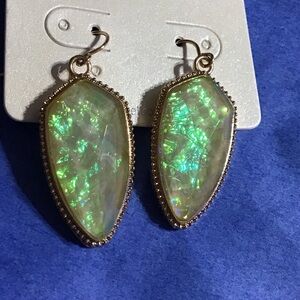 🆕Kylee White Plus Acetate Marquee Shaped Earrings